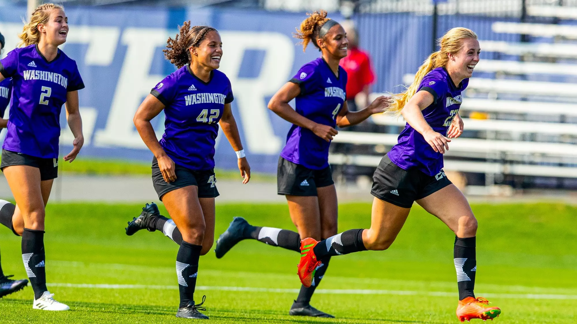 半场-马莱莱斩获赛季第6球 申花1-0领先深圳新鹏城.